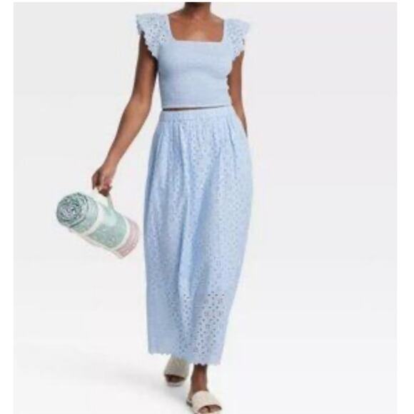 Universal Thread Blue Eyelet 2 Piece Set Women’s L Top M Skirt - Picture 1 of 12
